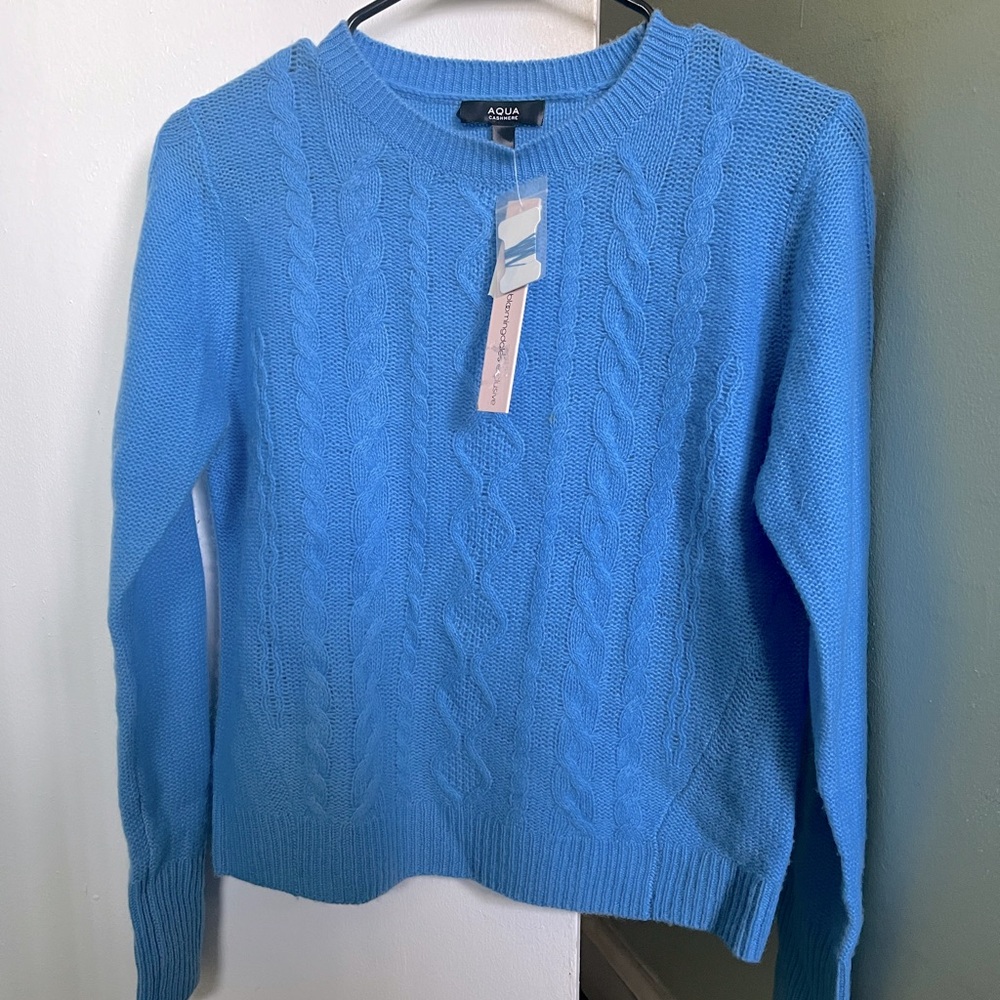 Women’s cashmere sweater size M